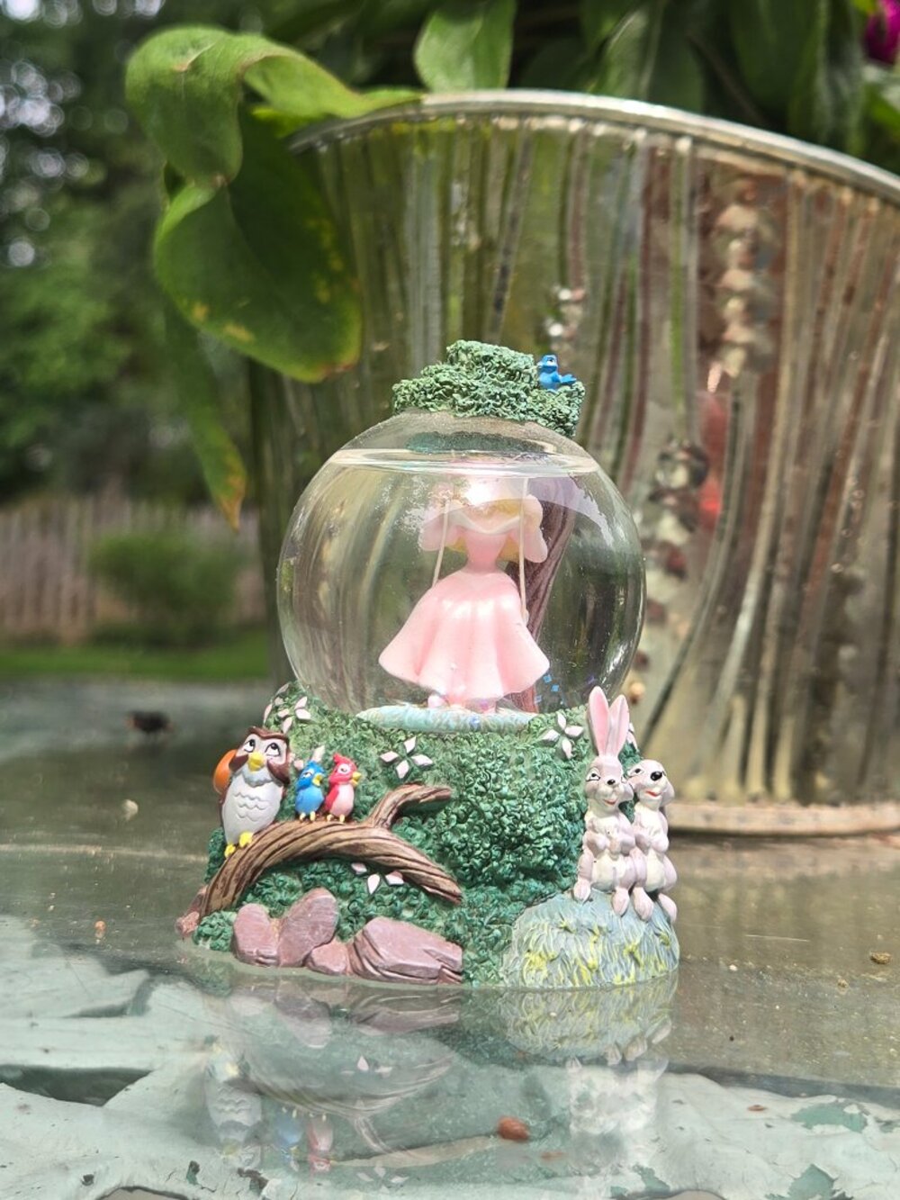 Disney's Collectors Sleeping Beauty Snow Globe
